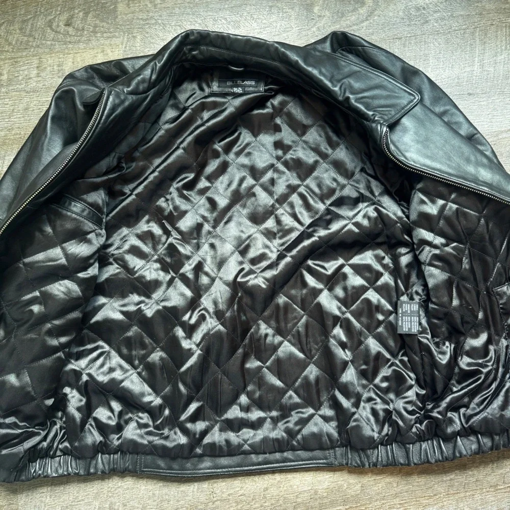 Bill Blass Vintage Leather Bomber Jacket XL Black Quilted Lined Full‎ Zip Flaw